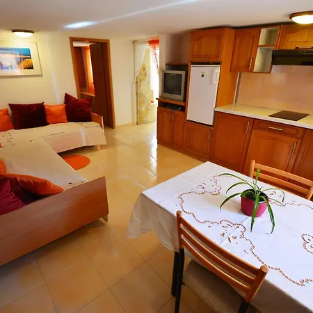 Lejlighed Mit Terrasse Und Grill Trogir