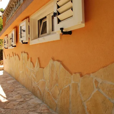 Mit Terrasse Und Grill Trogir