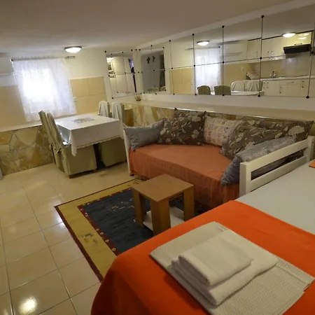 Apartmán Mit Terrasse Und Grill Trogir